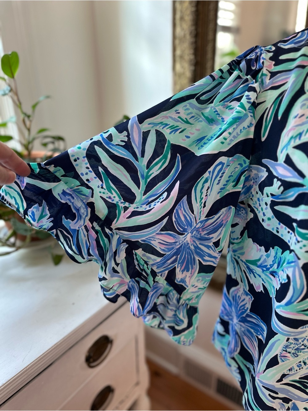 Lilly Pulitzer blouse bell sleeves vacation tropical floral luxury preppy colorf